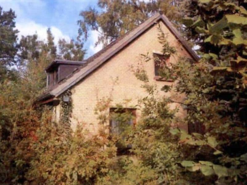 Einfamilienhaus mit Nebengebäude
