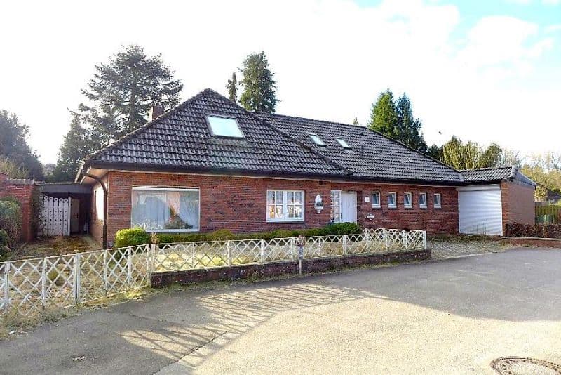 Einfamilienhaus mit Garage