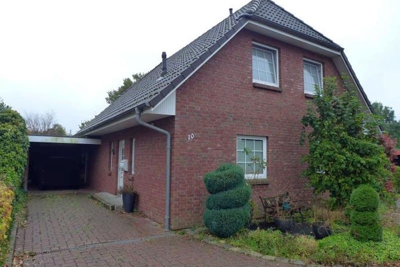 Einfamilienhaus mit Carport