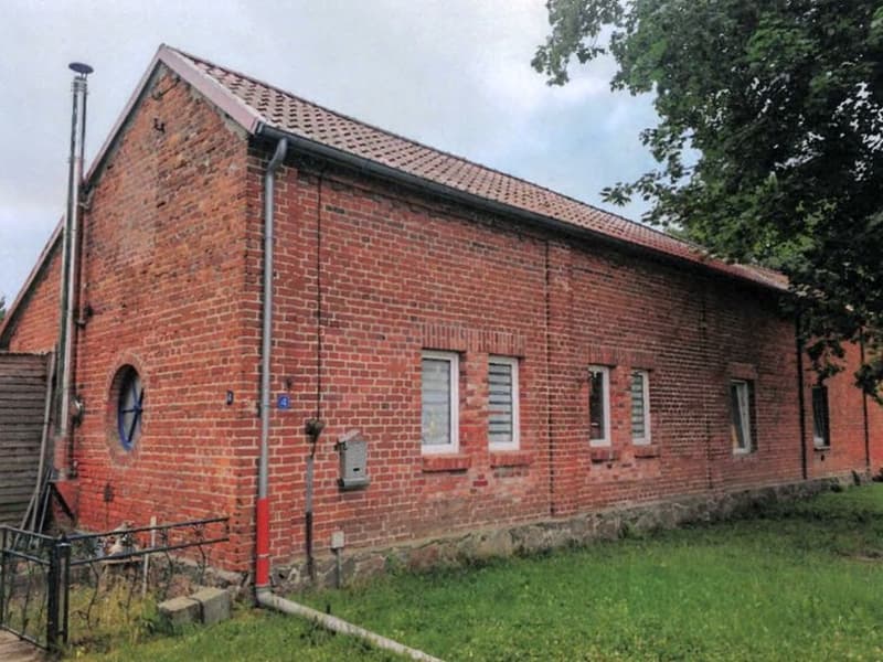 Wohnhaus nebst Nebengelass