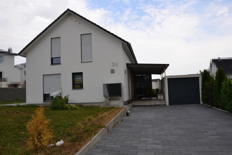 Einfamilienhaus mit Einzelgarage