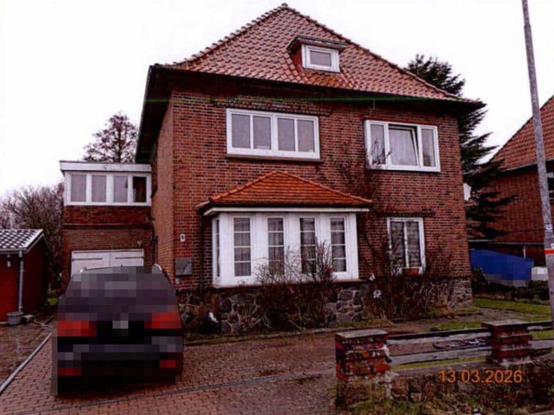 Wohnhaus (1 bis 2 Wohnungen) mit Garage