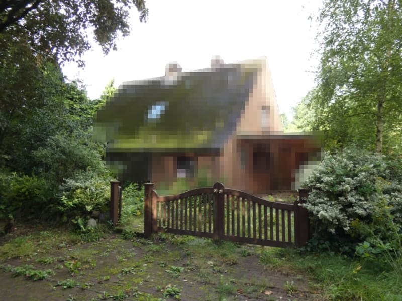 Grundstück (ohne Bauten vom gesonderten Erbbaurecht)