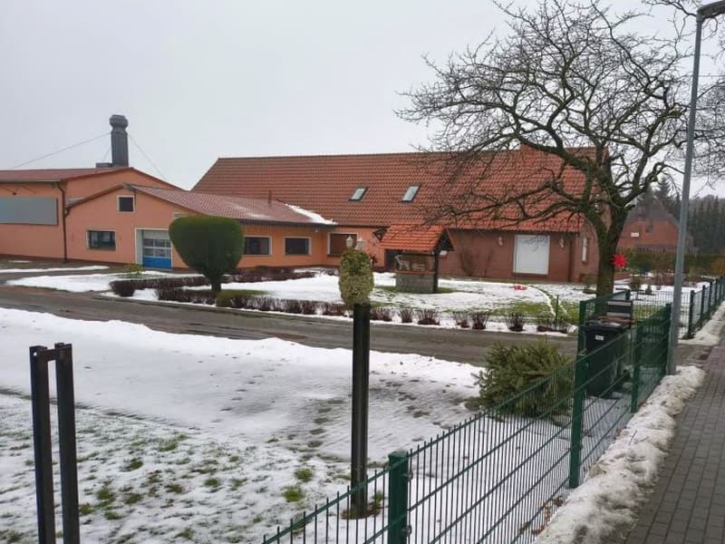 Wohnhaus/Gewerbe