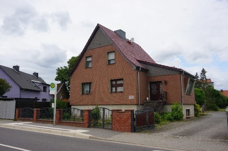 Einfamilienhaus mit Doppelgarage