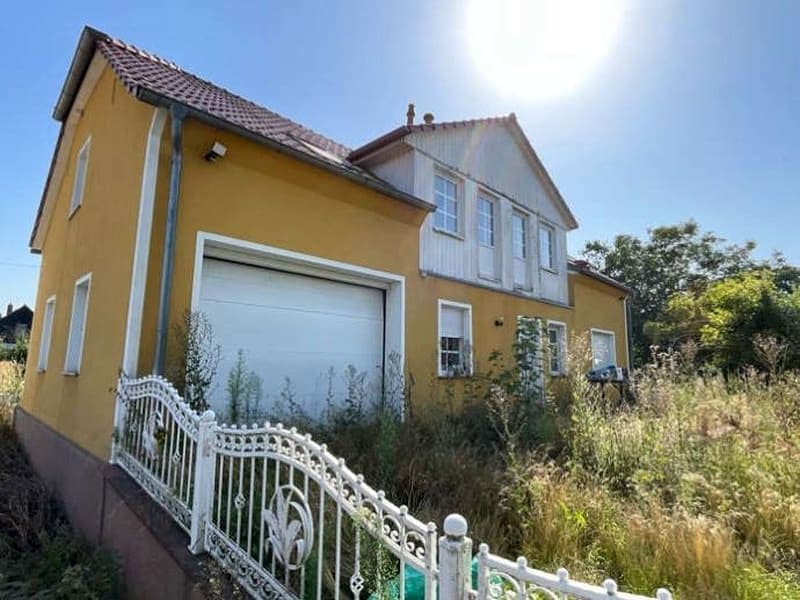 Einfamilienhaus mit Garage