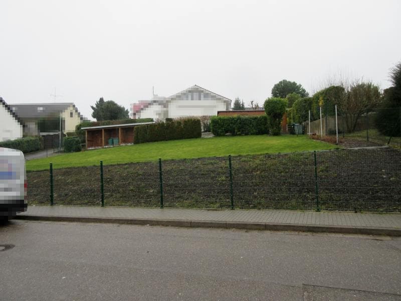 Grundstück