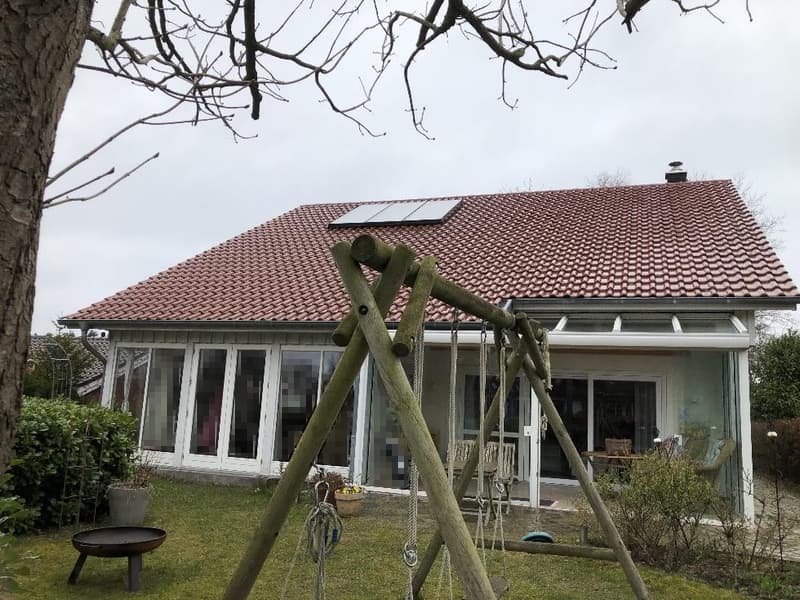 Einfamilienwohnhaus mit Garage